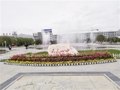 德令哈:鲜花扮靓高原新城 青海趣闻 第2张 德令哈:鲜花扮靓高原新城 青海趣闻 第2张